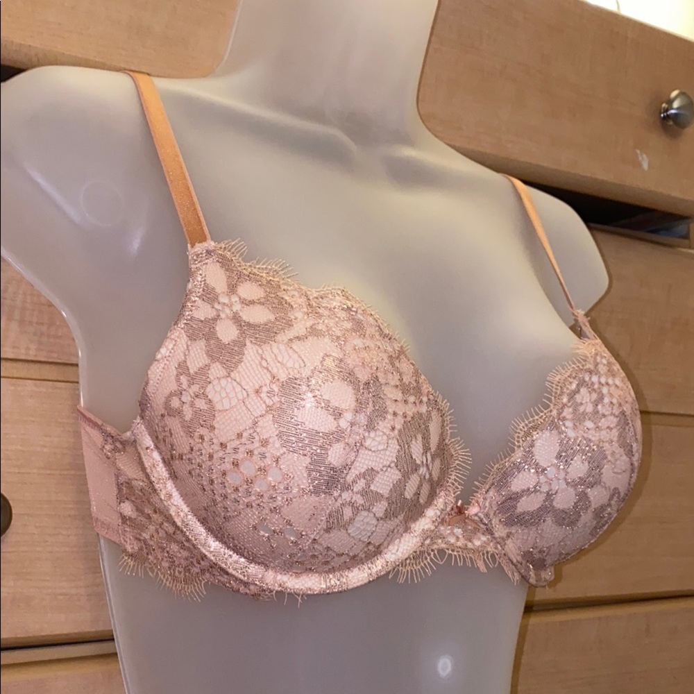 Victoria's Secret Dream Angels Cream Lace Push Up Bra and pantie set - Picture 2 of 7